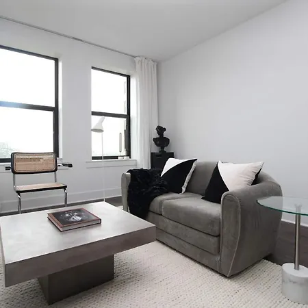 Frontdesk Dashing 1 Bedroom Apt Near The Smart Museum